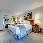 Snowy Creek 30 - Ski In Ski Out, Private Hot Tub, Short Walk To Whistler Village