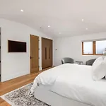 Taluswood The Ridge 07 | Newly Renovated! Ski Access Townhome W/ Private Hot Tub & Stunning Views