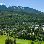 Gleneagle 29 | Family-Friendly Townhouse, 700M To Blackcomb Base, Wood-Burning Fireplace
