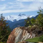 Kadenwood 2951 - Guest Favorite Luxury Ski Chalet With Jacuzzi, Heated Pool & Cinema
