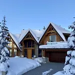 Kadenwood 2951 - Guest Favorite Luxury Ski Chalet With Jacuzzi, Heated Pool & Cinema