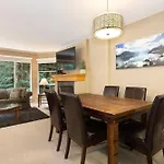Woodrun Lodge 514 | Ski-In Ski-Out Condo W/ Pool, Hot Tub, Free Parking, Wifi & Laundry