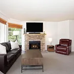 Woodrun Lodge 417 | Ski-In Ski-Out, Pool, Hot Tub, Free Parking