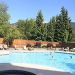 Cascade Lodge 2 Hot Tubs Pool Gym Sauna Parking