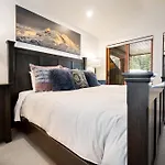 3Br, Taluswood Heights, Luxury, Private Hot Tub, Ski-In Ski-Out, By Harmony Whistler