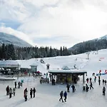 Aspens 466 | Family-Friendly Ski-In Ski-Out, Three Hot Tubs, Heated Pool