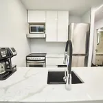 Upscale Modern Apartment