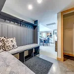 Le Chamois 504 - Upper Village