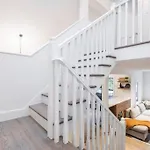 5 Bedroom Chalet, Steps To Gondola!
