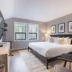 5 Bedroom Chalet, Steps To Gondola!