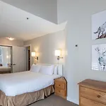 Renovated Ski In Ski Out 2 Bedroom 1 Bedroom Plus Enclosed Loft