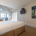 Renovated Ski In Ski Out 2 Bedroom 1 Bedroom Plus Enclosed Loft