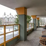 Renovated 2Bed-2Bath In Village With Pool, Hot Tub, And Sauna