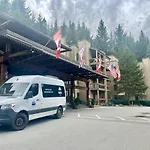 Tantalus Boutique Lodge Mountain Ski Suite