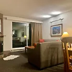 Spectacular Spacious Retreat