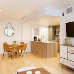 Renovated 1Bed-1Bath In Village With Pool, Hot Tub, And Sauna