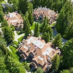 Gleneagle 9 | Stylish Townhome In An Excellent Location Near To Ski Hill And Lost Lake Park