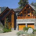 Kadenwood 2972 | Mountainside Ski Chalet With Hot Tub, Views, Pool Table & Outdoor Fireplace