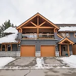 Montebello 4877 By Outpost Whistler