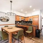 Montebello 4877 By Outpost Whistler