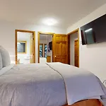 Ski In And Ski Out 2Br Condo With Hot Tub By Harmony Whistler Vacations
