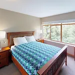 Stoney Creek Northstar By Whistler Premier