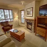 Resortquest At The Town Plaza Suites