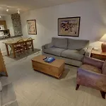 Resortquest At The Town Plaza Suites