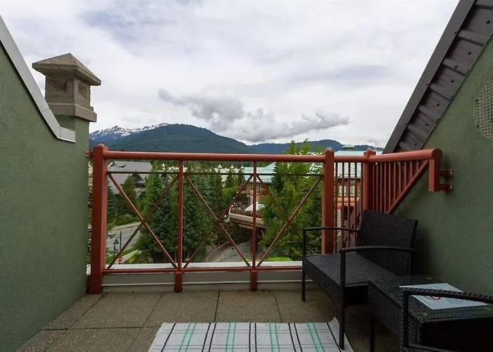Couples\' Studio In Whistler Village