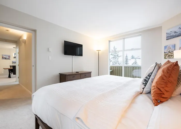Woodrun By Outpost Whistler