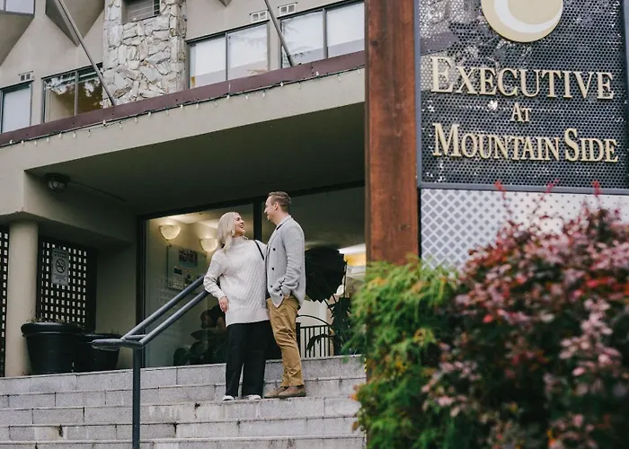 Mountain Side Hotel Whistler By Executive