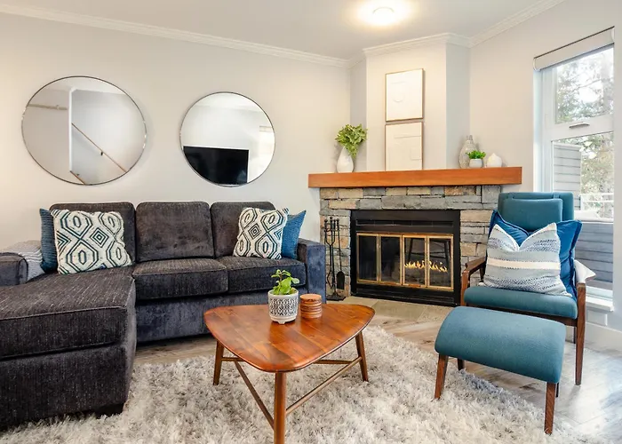 Beautiful Multi-Level Townhome 2Br In Creekside By Harmony Whistler
