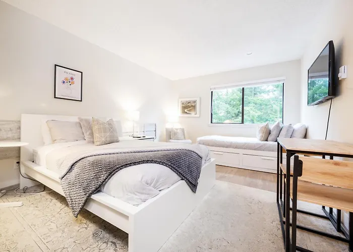Cozy Creek Den - Studio W Hot Tub And Pool
