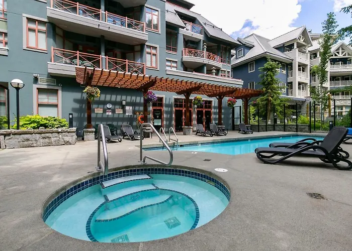 Beautiful Whistler Village Alpenglow Suite Queen Size Bed Air Conditioning Cable And Smarttv Wifi Fireplace Pool Hot Tub Sauna Gym Balcony Mountain Views