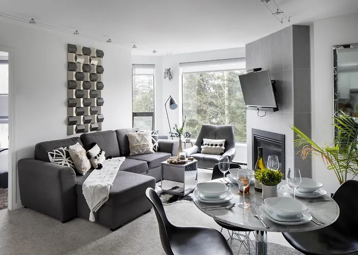 The Modern Whistler Apartment - Ski-In Ski-Out