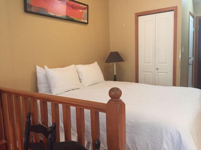 Town Plaza Apartment *