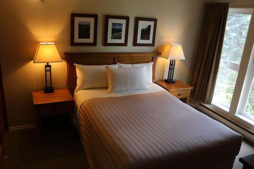 Tantalus Hotel 3*