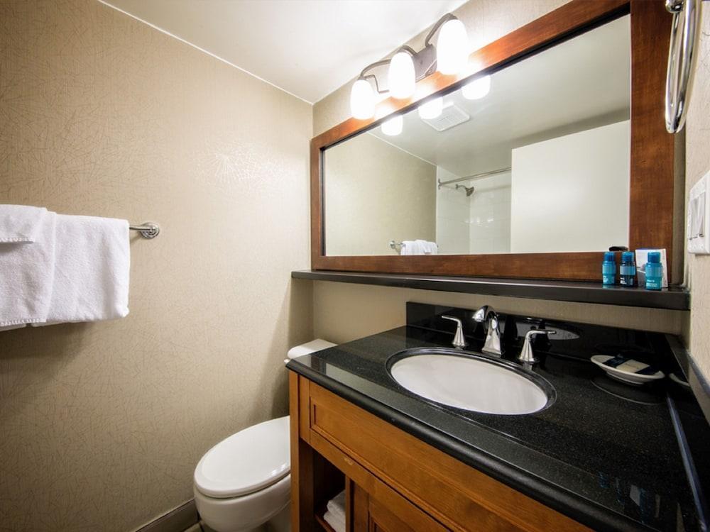 Hotel Tantalus Whistler