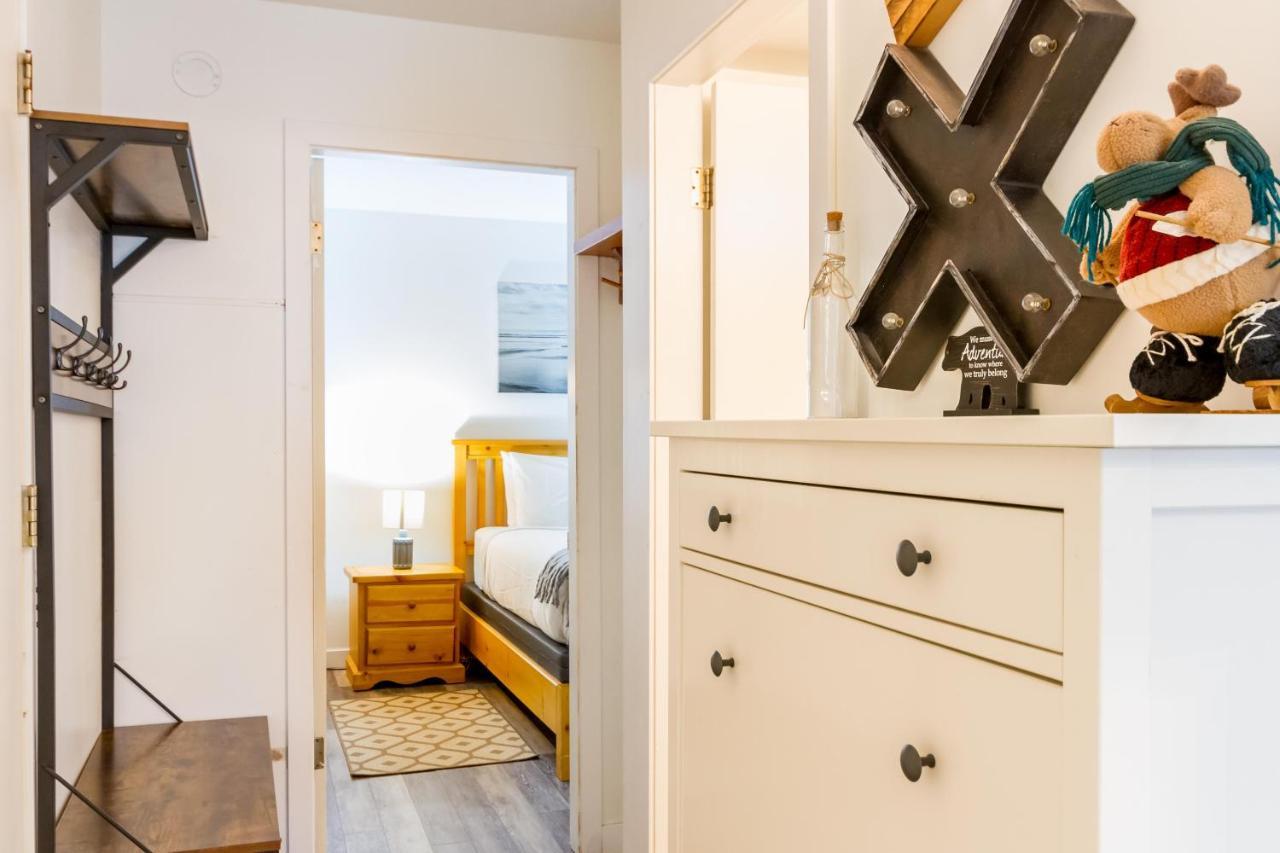 Cute And Cozy, Walk To Gondola In Out Whistler