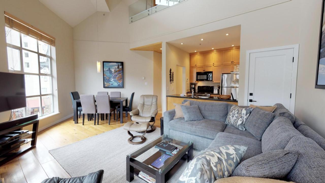 Steps To Gondola With Pool & Hot Tub By Harmony Holiday home Whistler