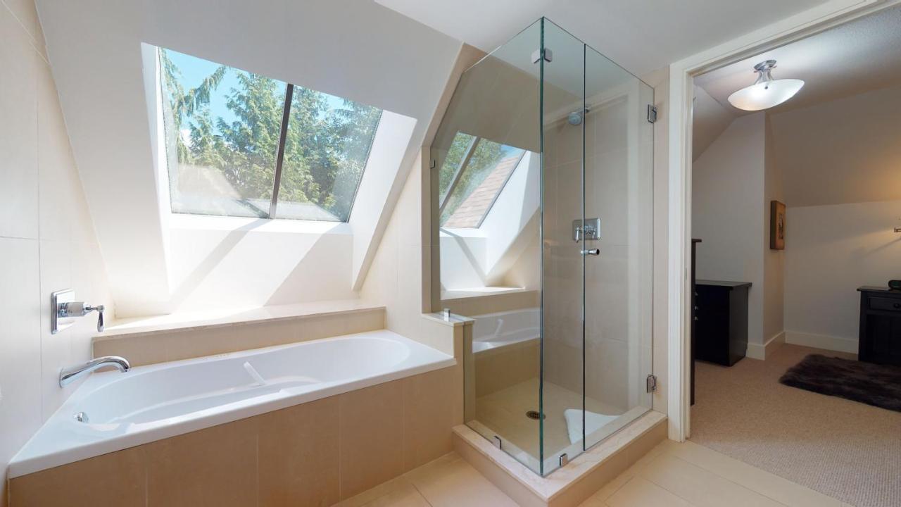 Holiday home Stylish With Mountain Views By Harmony