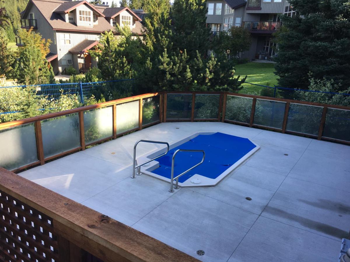 Golf Course & Mountain Views By Harmony Holiday home Whistler
