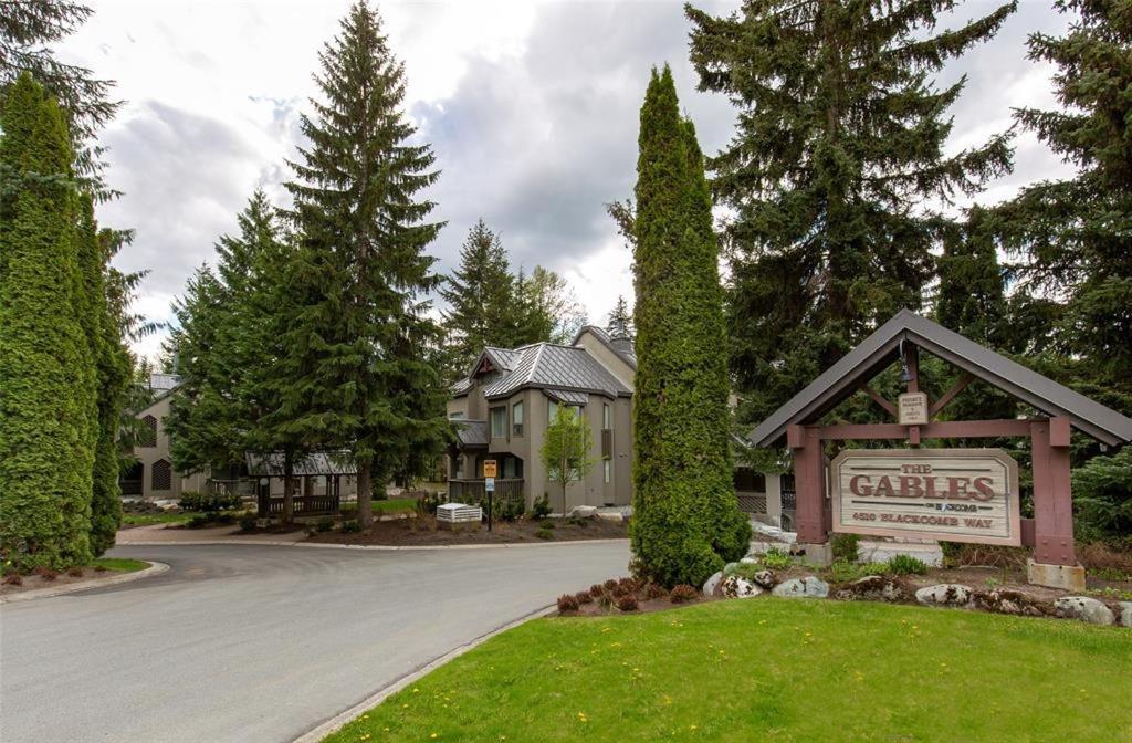 Luxury In A Prime Location By Harmony Holiday home