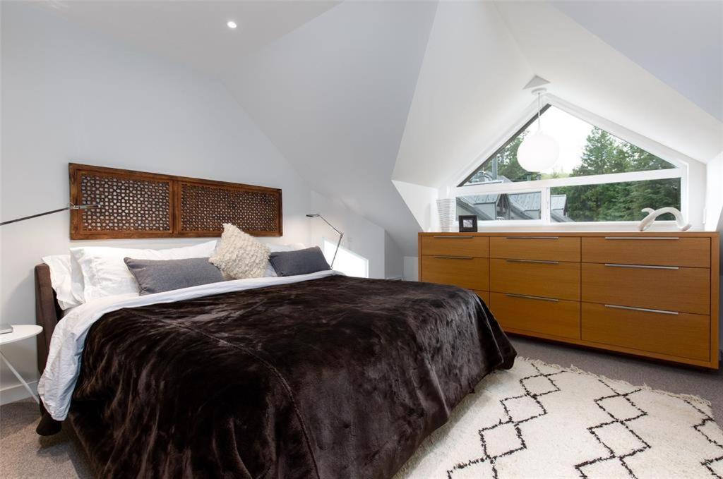 Luxury In A Prime Location By Harmony