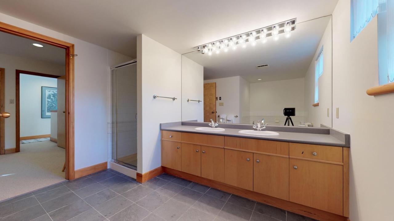 Lush Forest And Golf Course Views By Harmony Holiday home *