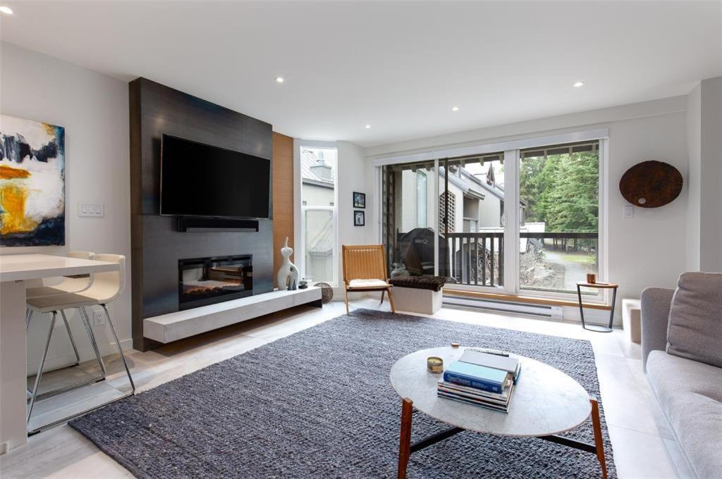 Luxury In A Prime Location By Harmony Holiday home *