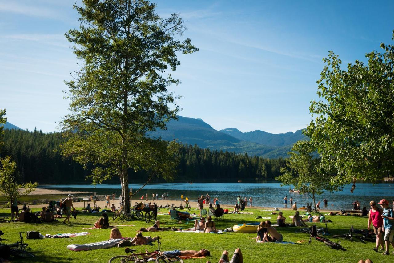 Holiday home Spacious Rustic Retreat At The Woods Whistler