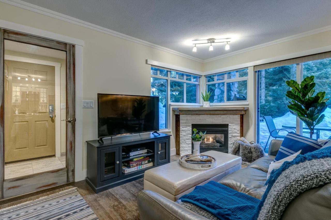 Apartment Sunpath Retreat- Convenience Meets Comfort & Style