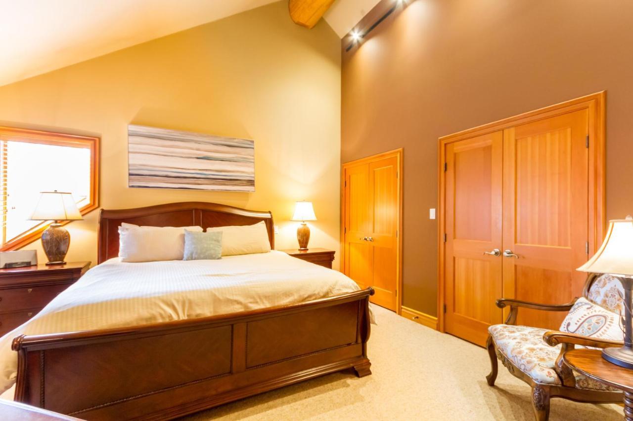 Villa 8140 Nicklaus North Whistler