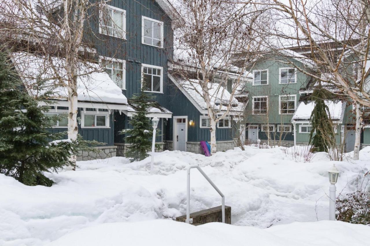Panoramic Views From Gorgeous 2 Bed - Village Location *